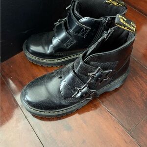 Dr. Martens Black Kids Boots with Star Design